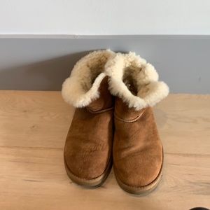 I am selling woman’s shoes